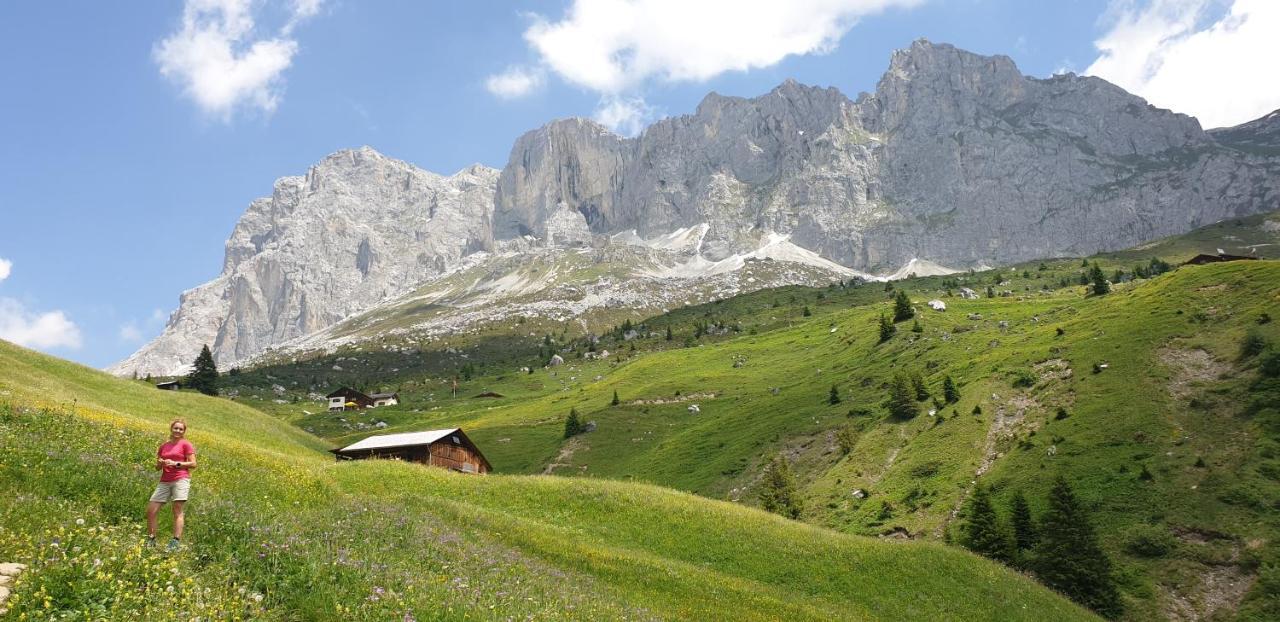 Ferienhaus&Ferienwohnung Wiñay Wayna Gotschna Blick Klosters-Serneus Exterior foto